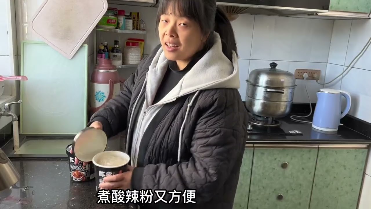买了一张婴儿床叫殷二哥安装起他说他安装不来，要去干活，还叫三孃跟我安装#孕期 #记录真实生活