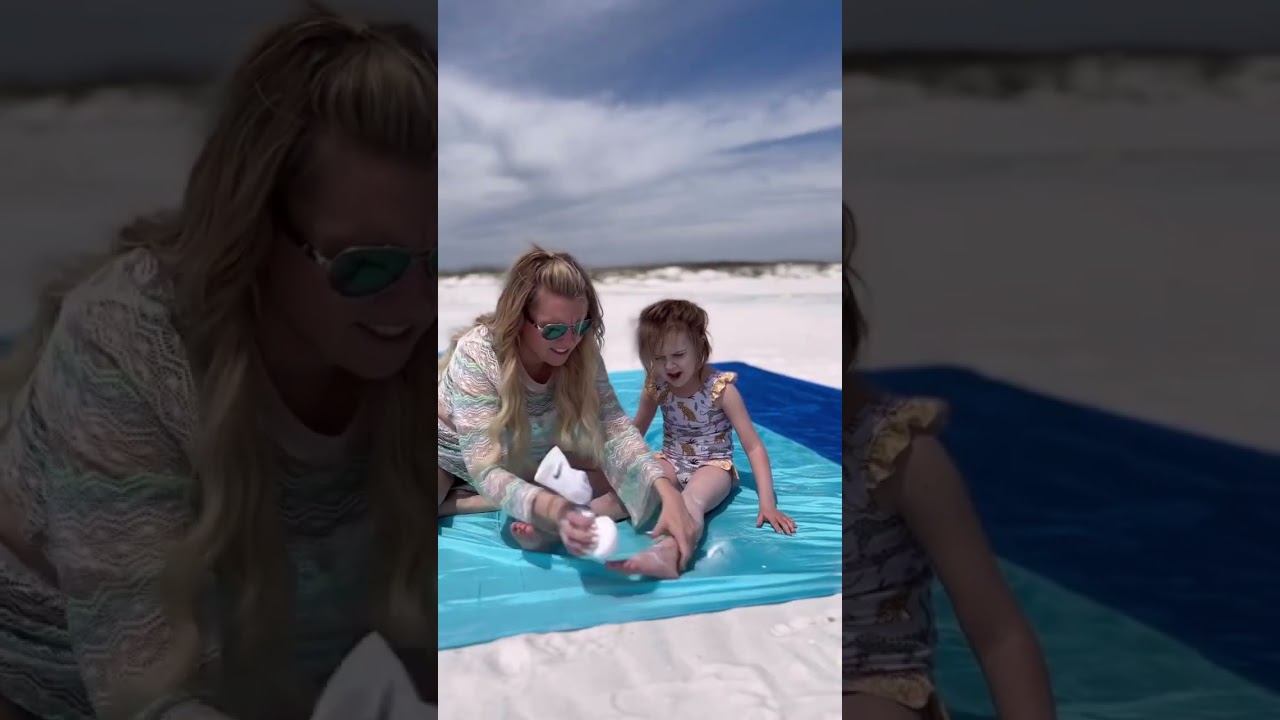 Beach Hack: Baby Powder to remove Sand #momhacks #beachhacks #beach #sand