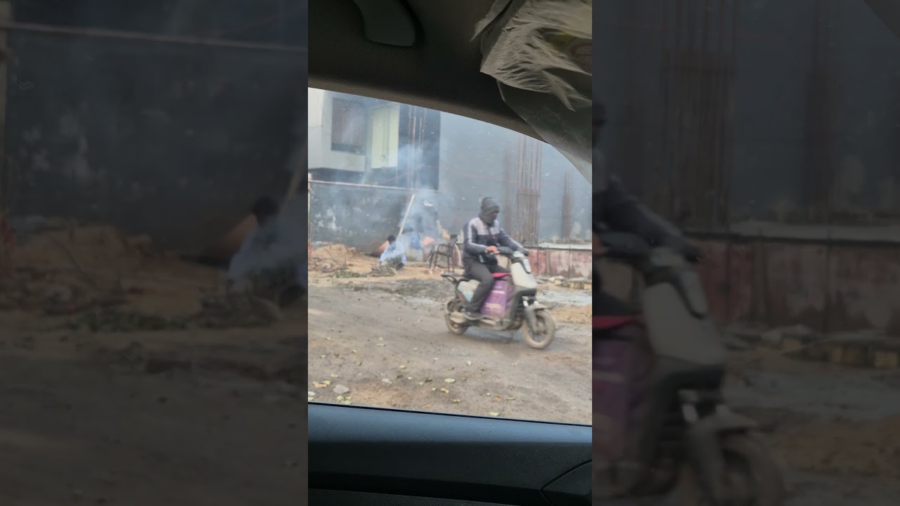 Garbage burning in every street is common in #india #gurugram #gurgaon @DC_Gurugram @narendramodi_in