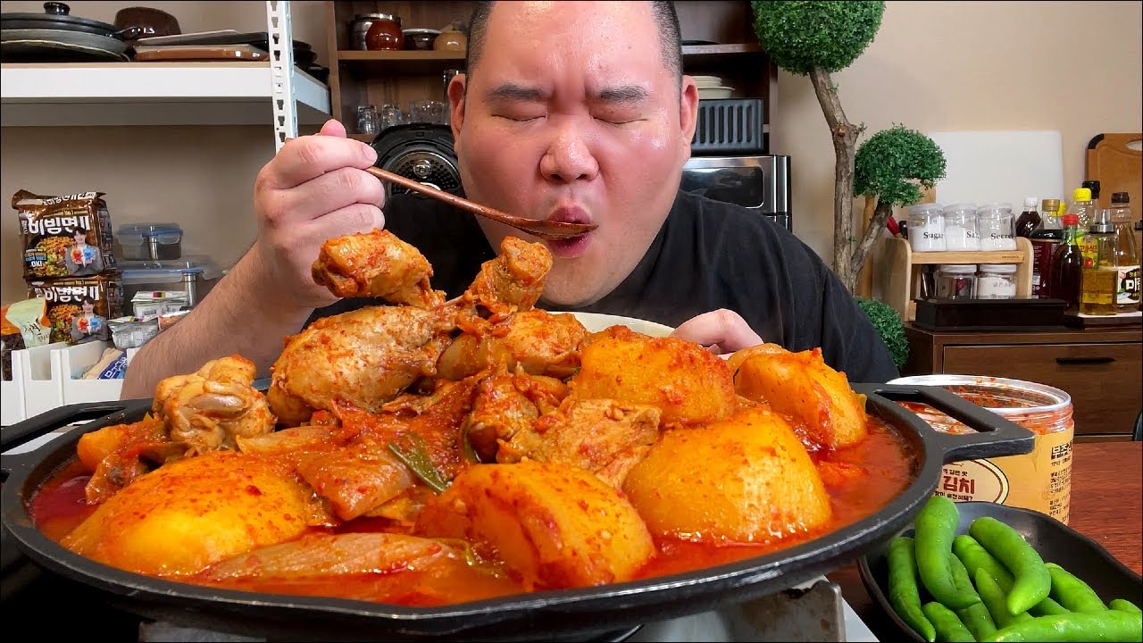 4도류 닭볶음탕 에 수미감자 잔득 때려넣고 얼큰하게 끓여 먹었습니다 MUKBANG