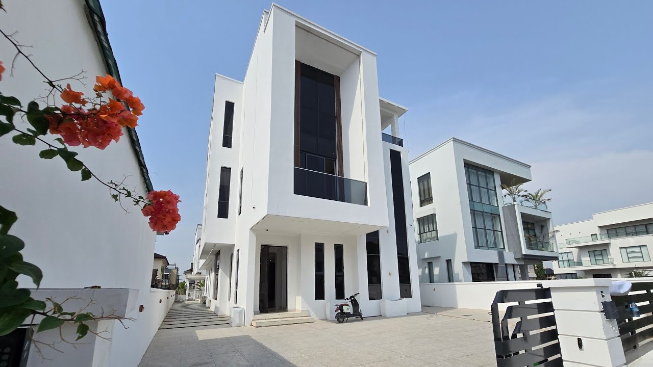 Beautiful House In Pinnock Beach Estate (SOLD) 