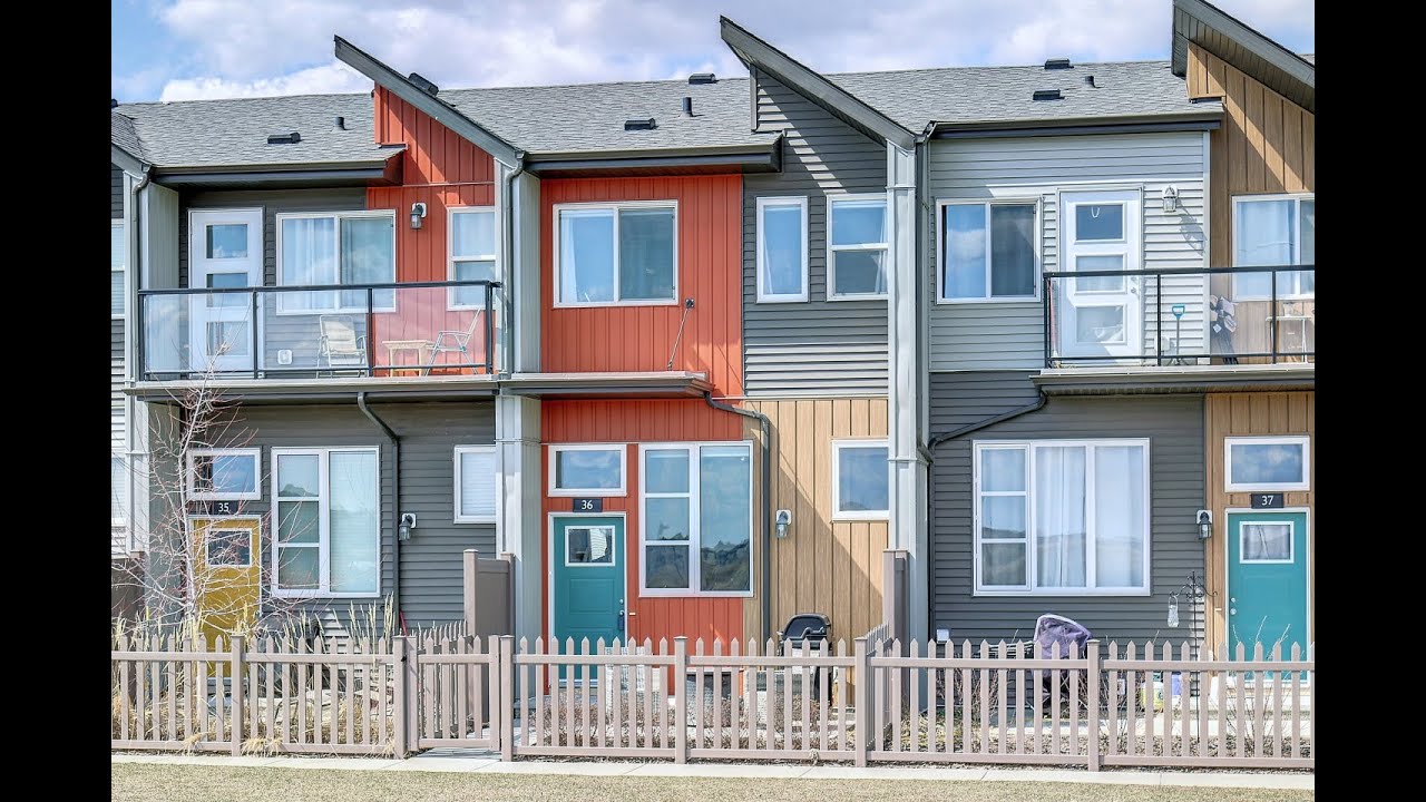Beautiful Townhouse Under $300,000 in Edmonton, Alberta