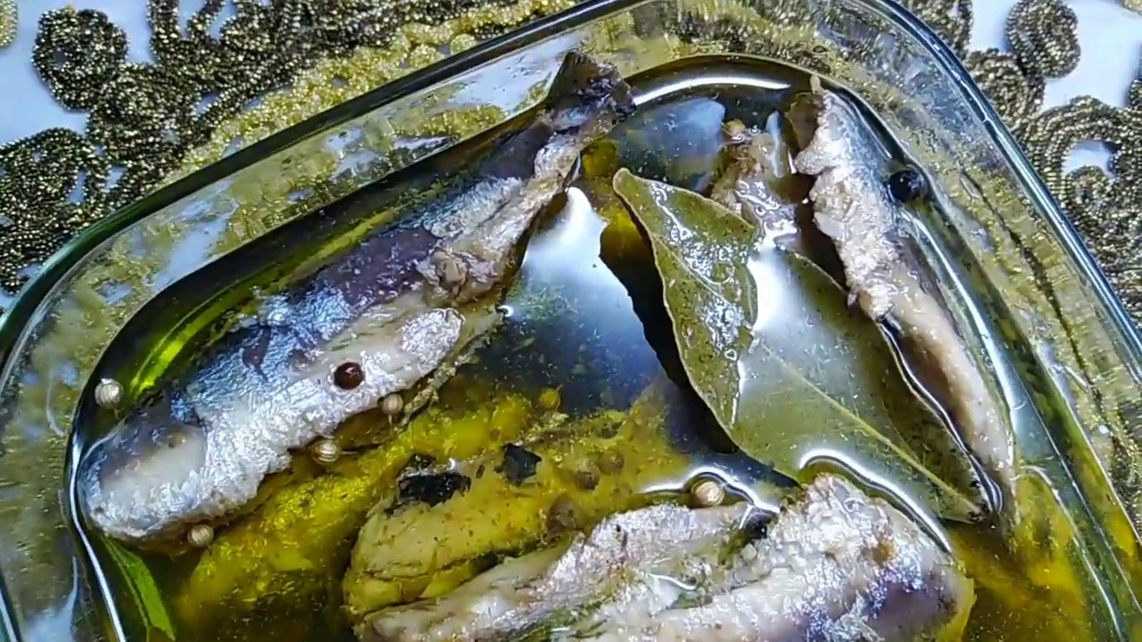 كيفية تصبير السردين في المنزل بطريقة سهلة مثل السردين المعلب