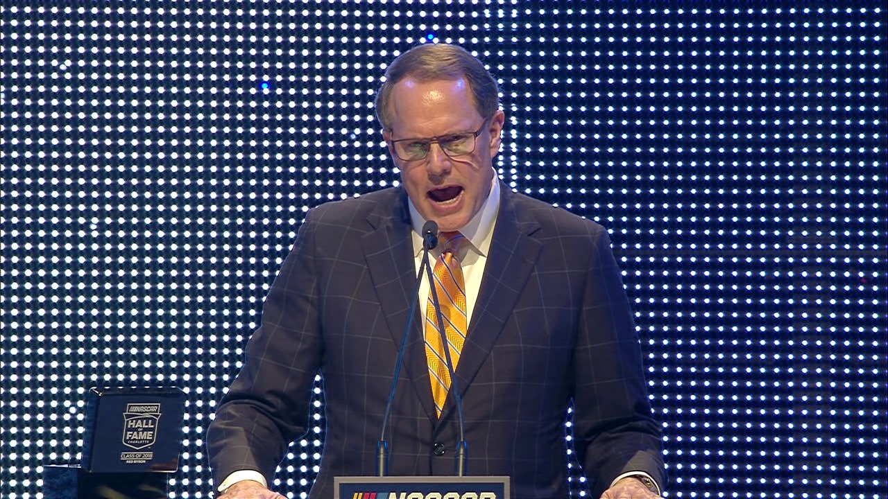 Winston Kelley accepts Hall of Fame honor for Red Byron