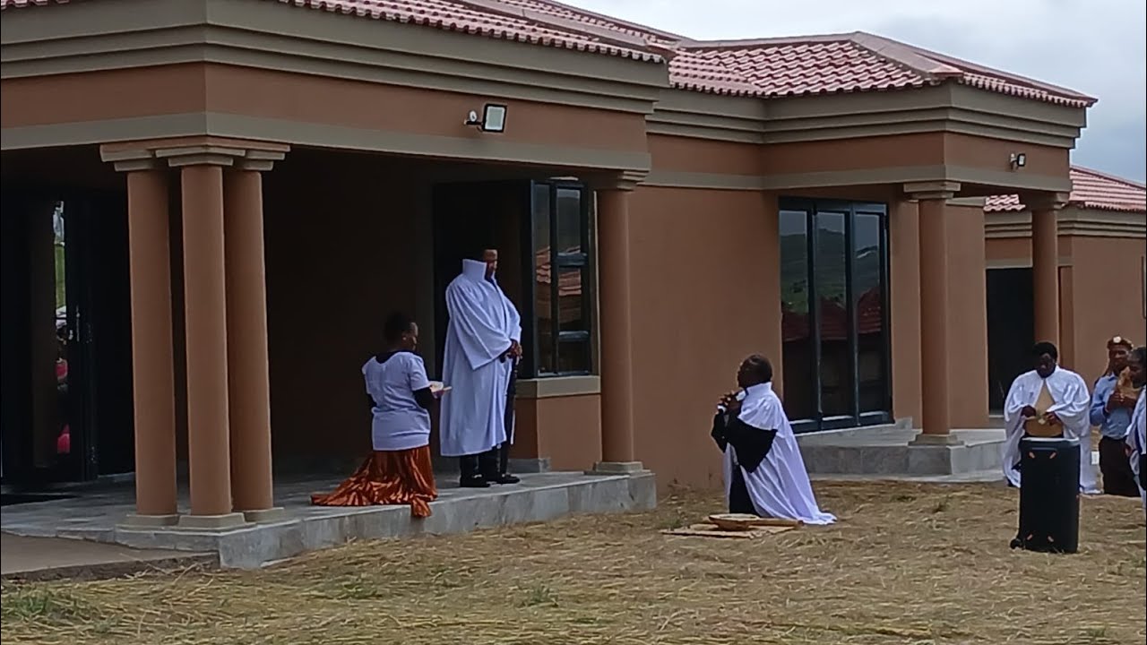 Shembe Nyazi LweZulu: [Ungenile baba Emzini wase Thabani Emapondweni] #viralvideo ##Shembe