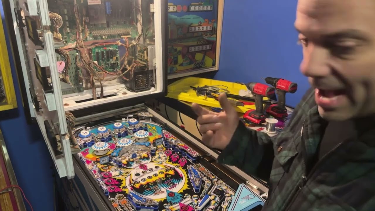 Финальное видео о ремонте пинбольного автомата Silverball Mania выйдет сегодня вечером.