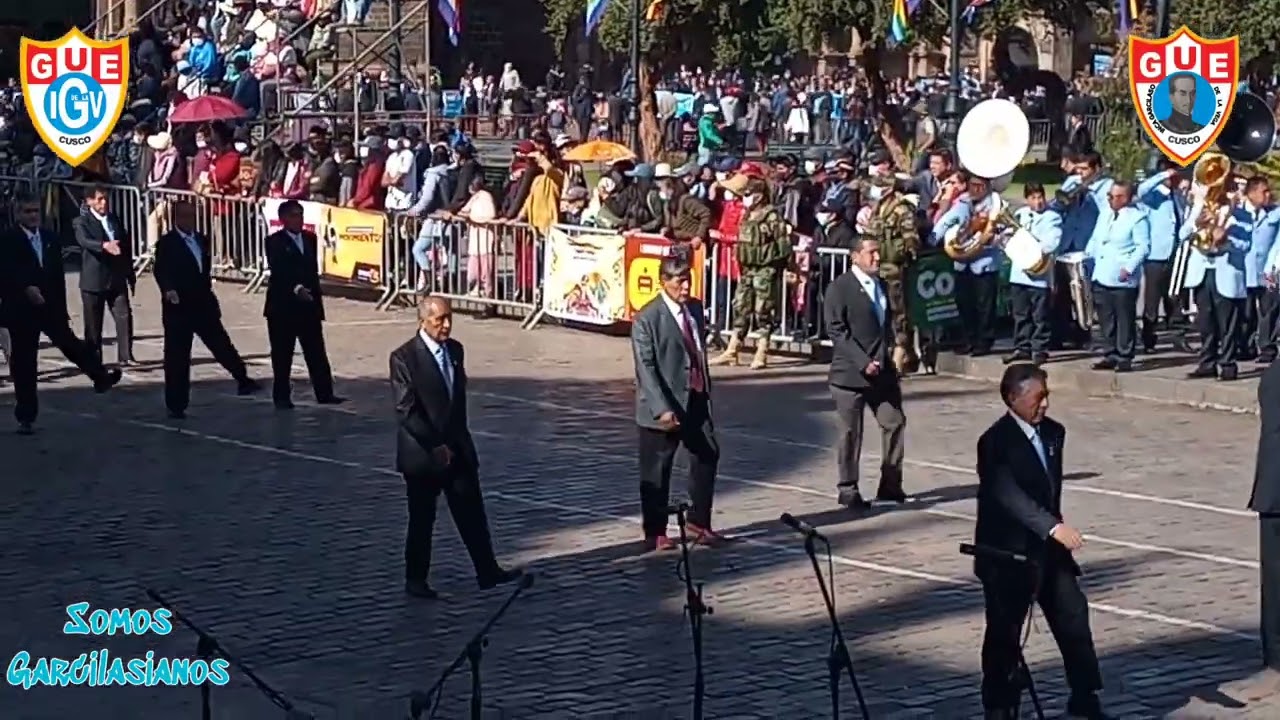 Desfile ex-alumnos Institución Educativa Emblemática Gran Unidad Escolar Inca Garcilaso de la Vega