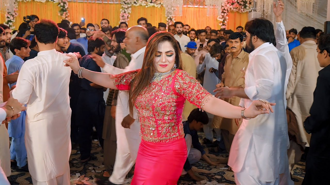 Tu Chan Nalon Sohnra Hein | Mehak Malik | Wedding Dance Performance 2024
