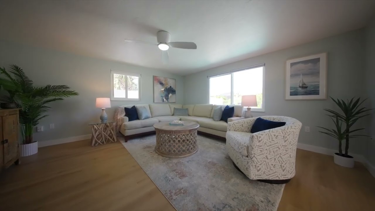 353 Avenida Leona, Sarasota, FL | Stunning Siesta Key Home Tour – 3 Bed 2 Bath + Pool