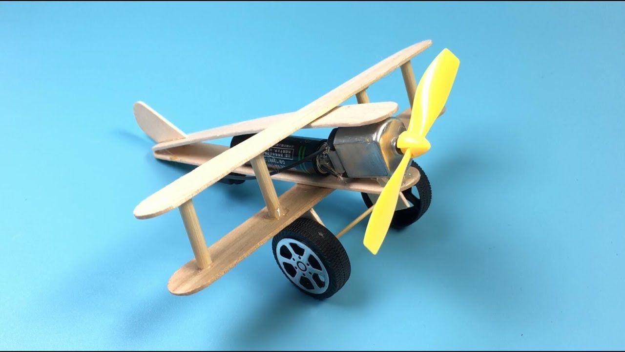 Como hacer el avión con motor DC -  plano de madera .Cómo hacer un avión con un palito de helado？DIY