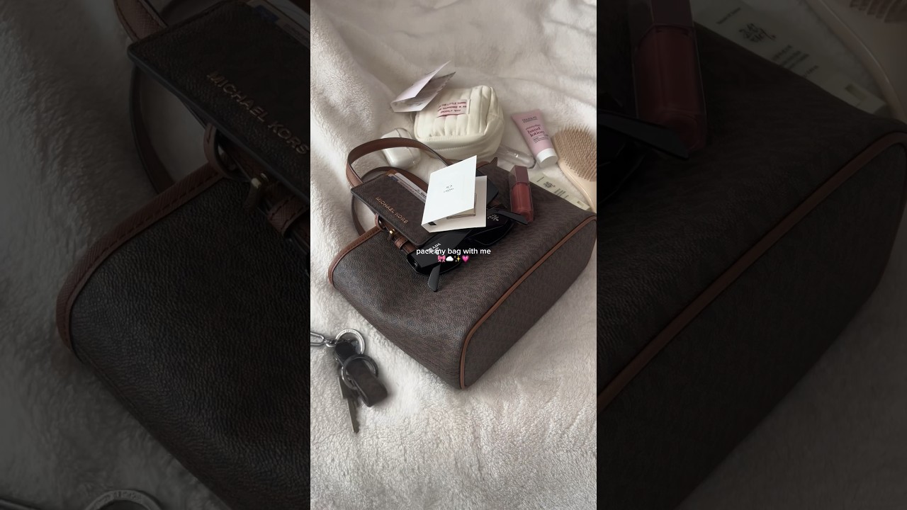 Pack my bag with me🤍 #whatsinmybag #packmybag #aesthetic #thatgirl #asmr #satisfying #organizing