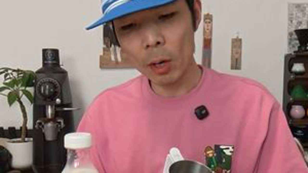 看了就会，奶泡打绵，妙招来了 #打奶泡教程 #拿铁咖啡 #意式咖啡