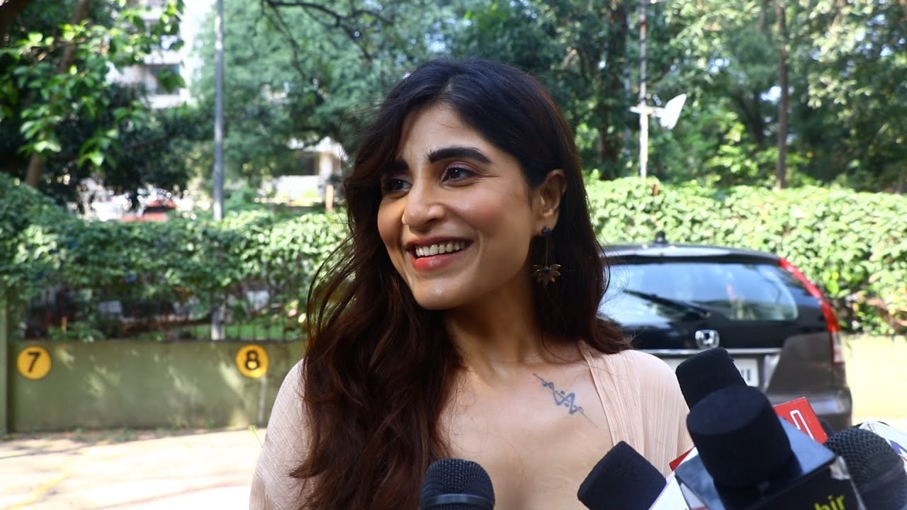 Saloni Batra Birthday Celebration With Media Paps At Versova Residence | MS shorts MS Bollywood