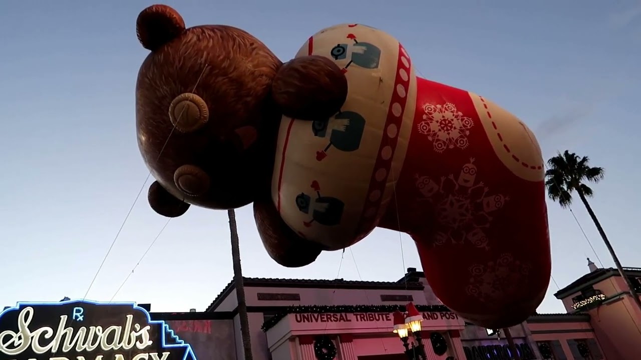 Universal Studios Orlando Christmas Parade - 18 Nov 2023