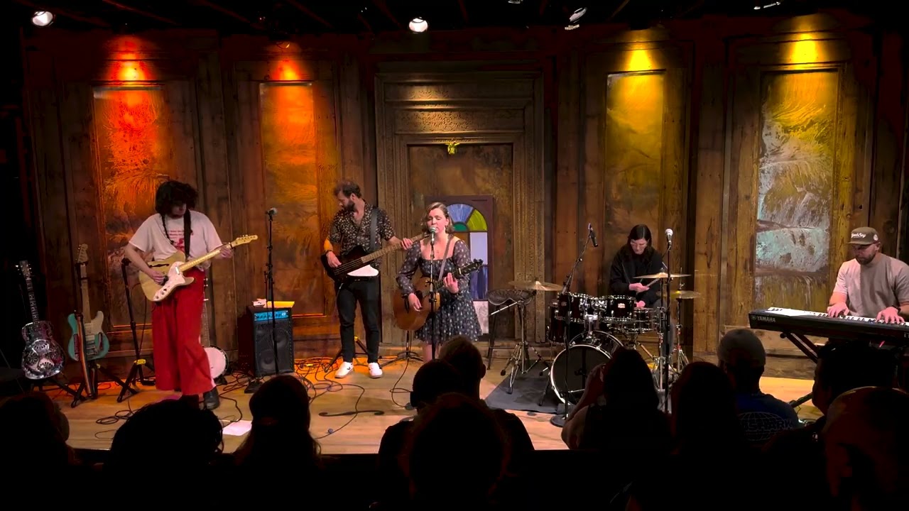 'Daisy' - LIVE at 20 Front Street