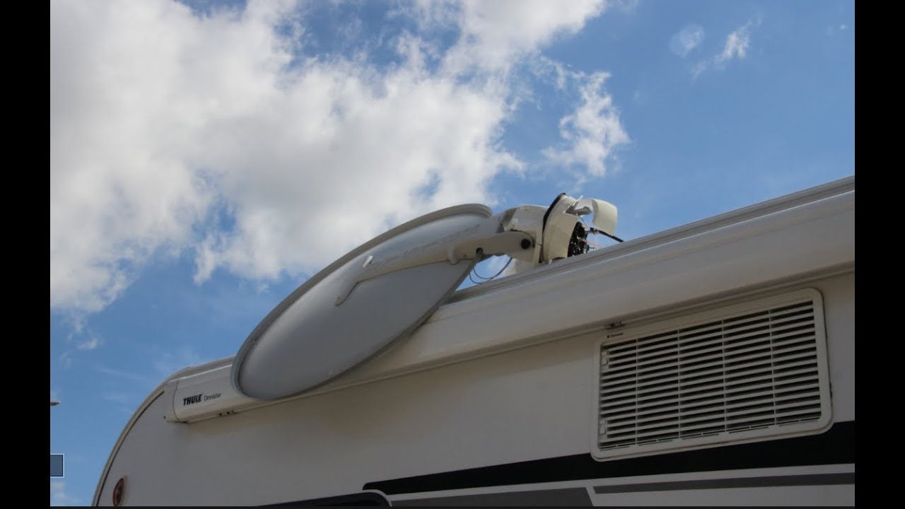 Op weg naar Mende     rijd ik mijn satelliet van mijn dak af #2021-086
