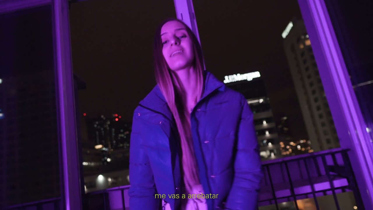 Micol - CON QU&Eacute; NECESIDAD (Official Video)