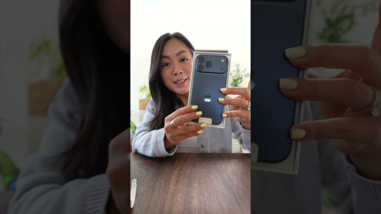 unbox my new iphone with me, except i failed at making it aesthetic 😅