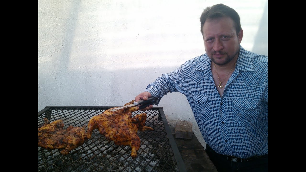Pollo asado marinado con chiltepin y achiote