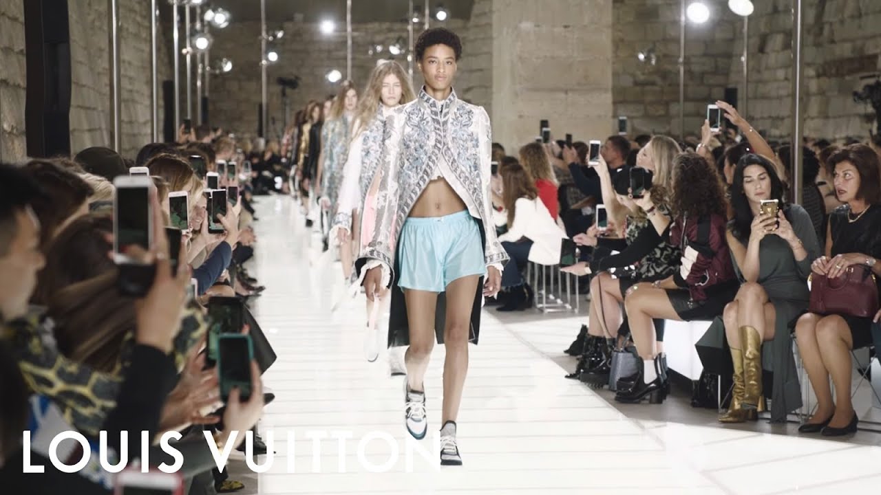Women's Spring-Summer 2018 Show | LOUIS VUITTON