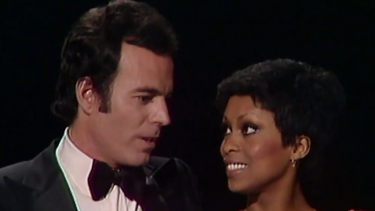 Julio Iglesias, Lola Falana - Cuando Calienta El Sol