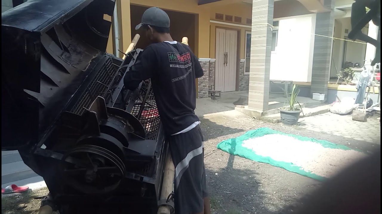 Ternyata Ini dia isi di dalam mesin perontok padi