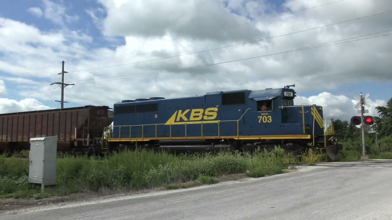 KBS 703 and 706 on a run from Sheff to Kankakee and back 8-20-2025