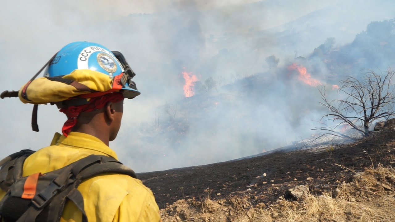 Butte Fire Crews Protect Homes in SCU Lightning Complex