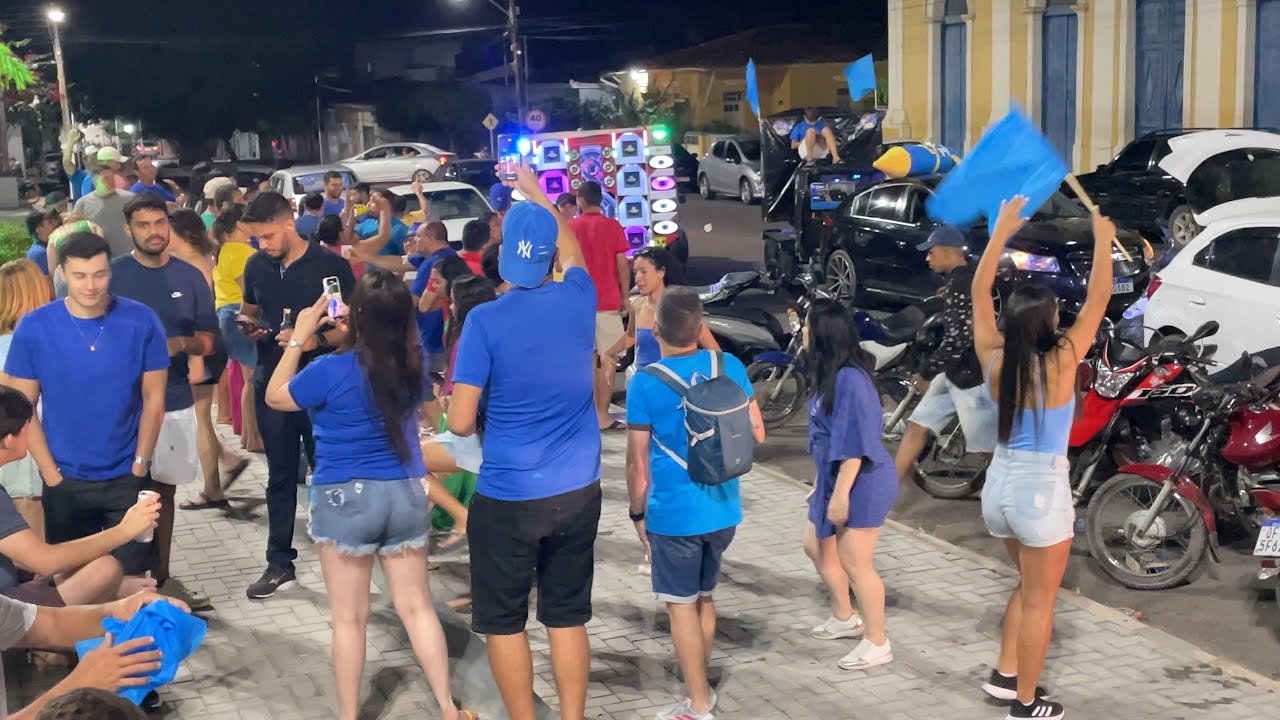 Festa da vitória de availdo nesta noite de domingo na praça João pessoa em araruna pb