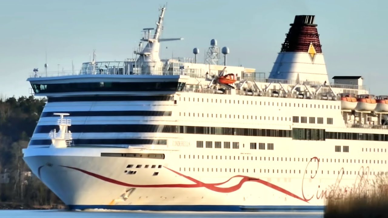 Cruise ferry Viking Cinderella arriving in Port of Turku