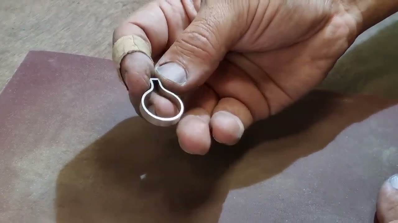 Transformatie familiegoud en robijn tot bicolor gouden ring