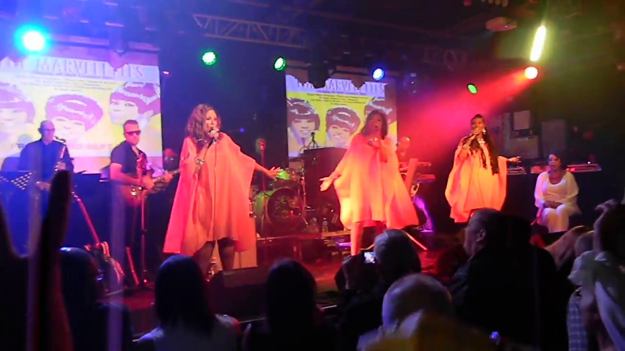 The Marvelettes,  When you're Young and in Love.  Live &  The  Roadmender