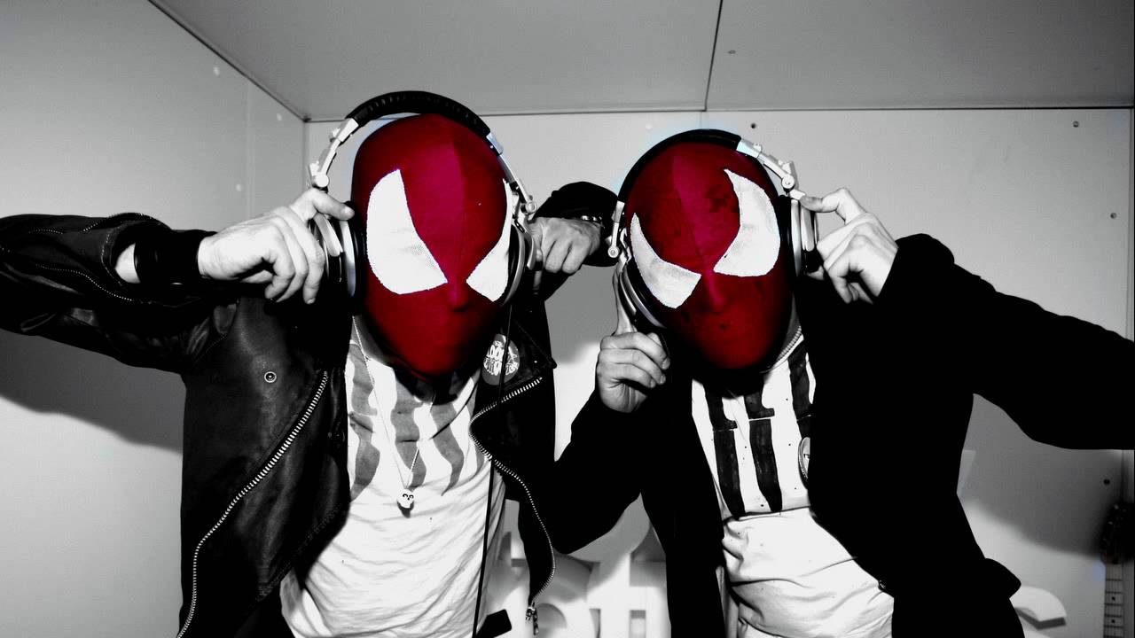 Benny Benassi - I Am Not Drunk (The Bloody Beetroot Remix)