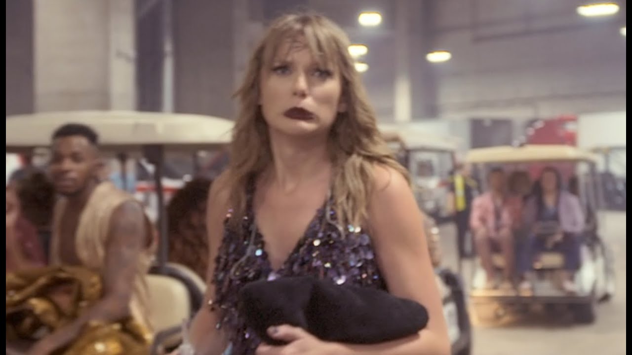 Taylor Swift being herself for almost 11 minutes (part 2)