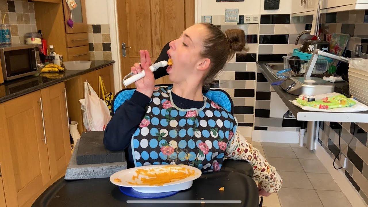 Feeding myself with a special spoon called Liftware and cerebral palsy