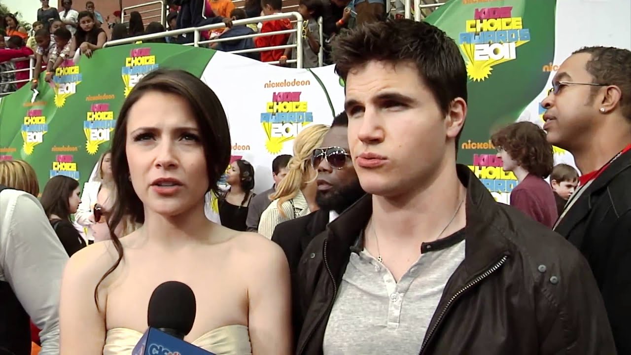 Robbie Amell & Italia Ricci 2011 Kids' Choice Awards Interview