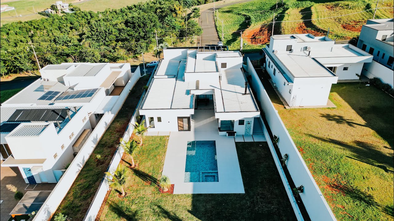 CASA A VENDA EM CONDOMÍNIO FECHADO EM INDAIATUBA 4 SUITES SALA DE TV + ESCRITÓRIO FRENTE PARA MATA.