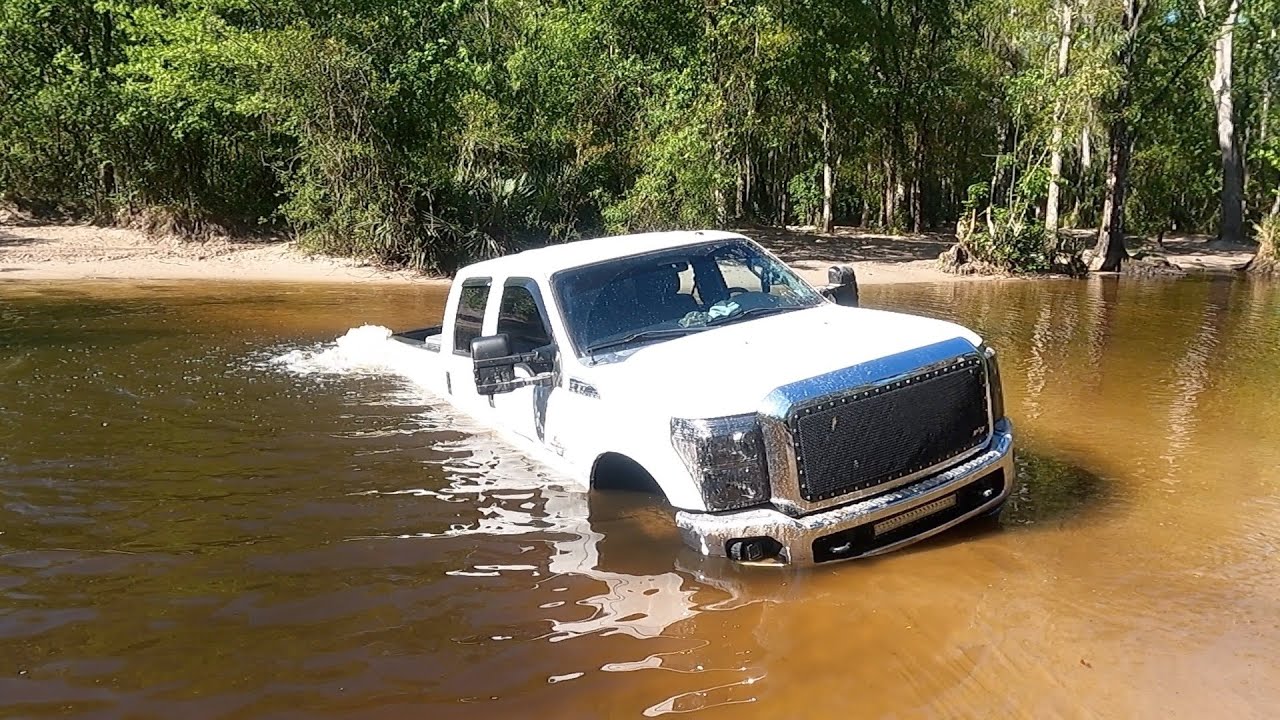 Никто не смог вытащить этот застрявший дизель F250!