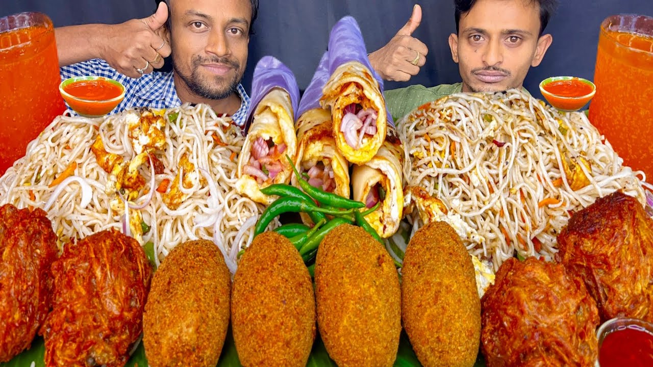 ULTIMATE Kolkata Street Food Challenge: Egg Chowmein, Egg Rolls, Egg Devils & Chicken Pakoda!