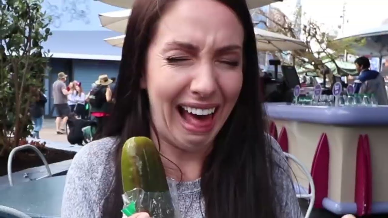 DISNEYLAND Walk Around - The MOST BASIC Average Day You DON'T Have To Watch This FOOD RIDES & DROIDS