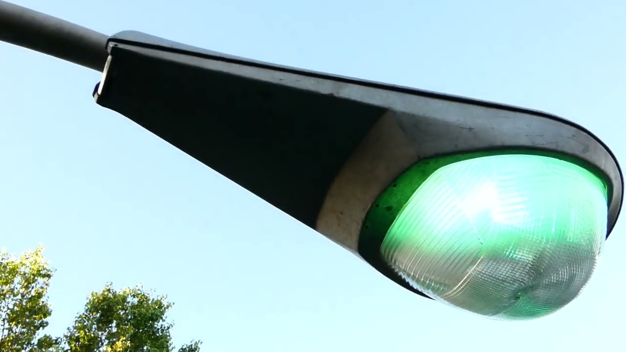 Westinghouse OV-25 Silverliner street light
