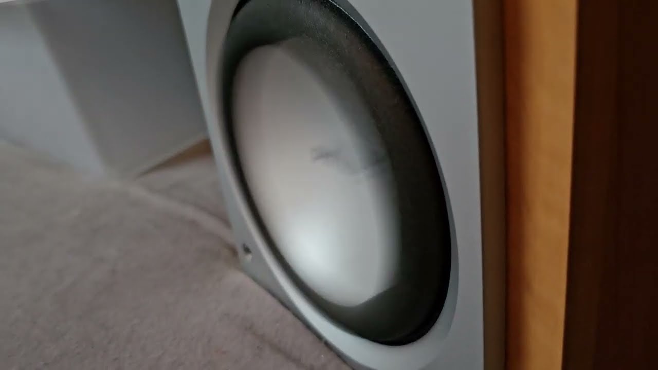 Philips MC-50 playing Bass I love You