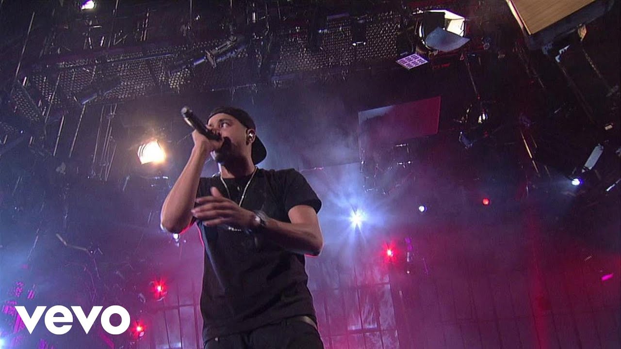 J. Cole - Can't Get Enough (Live on Letterman)
