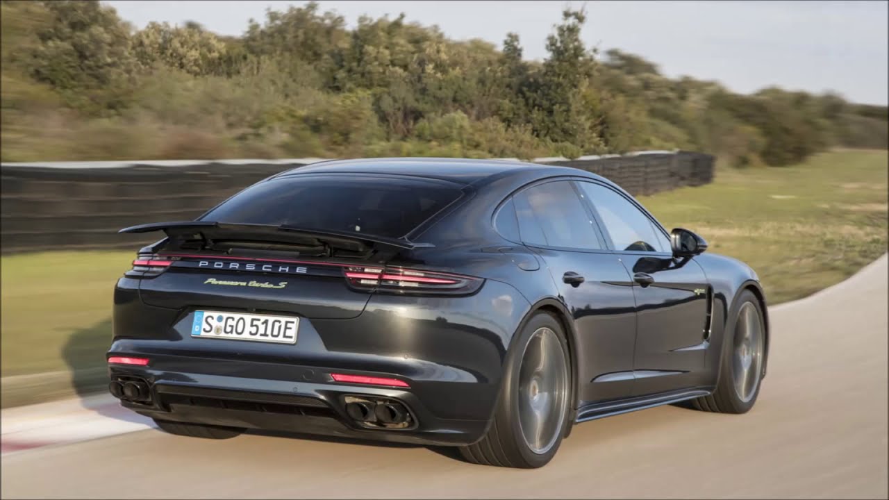 Parati 1.9 Turbo acelerando com Porsche Panamera