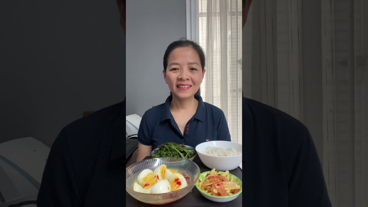 CƠM QU&Ecirc; SI&Ecirc;U NGON 