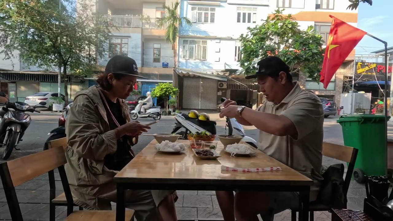 베트남 다낭 아침식사 분짜 커피 2026년 1월18일