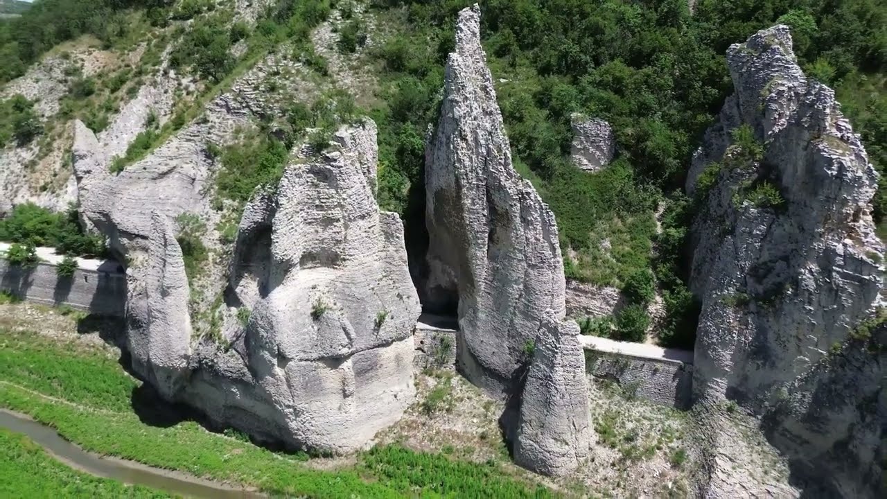 РАЗХОДКА ДО ЧУДНИТЕ СКАЛИ