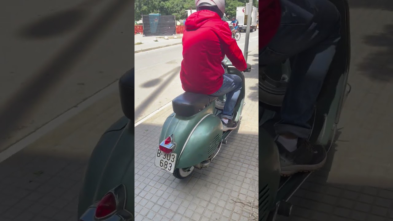 Moto cl&aacute;sica Vespa 150 #motosclasicas #vespa