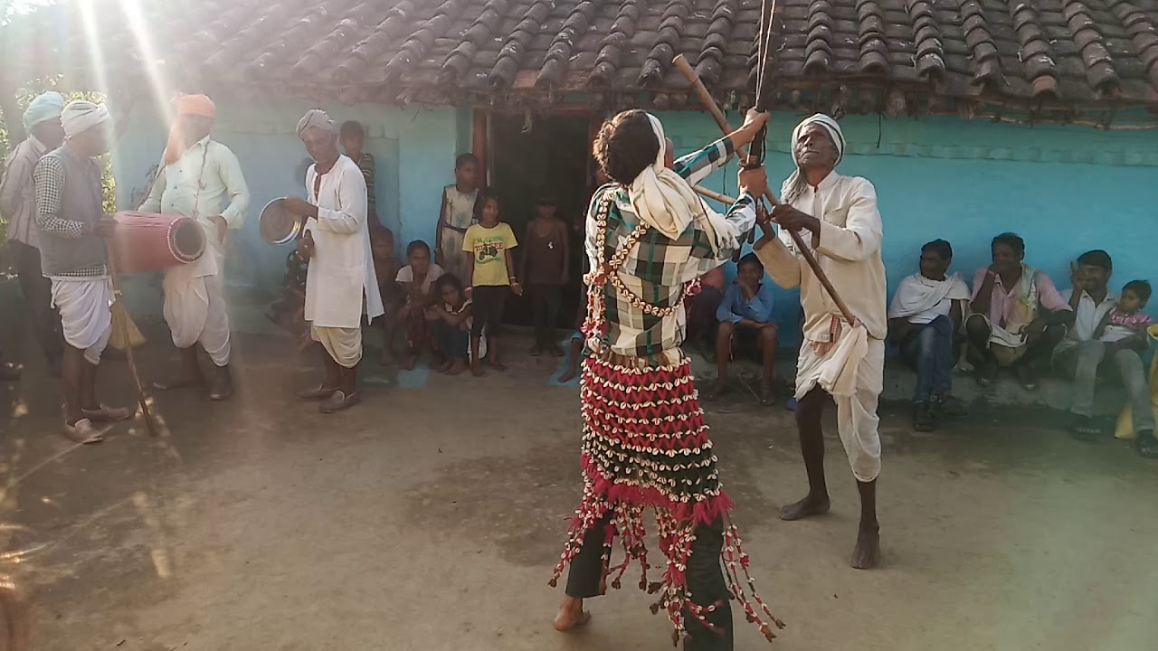 Diwali ke bhai duje ke avsar me grame samhar dist. Dindori m. P. Me(2)