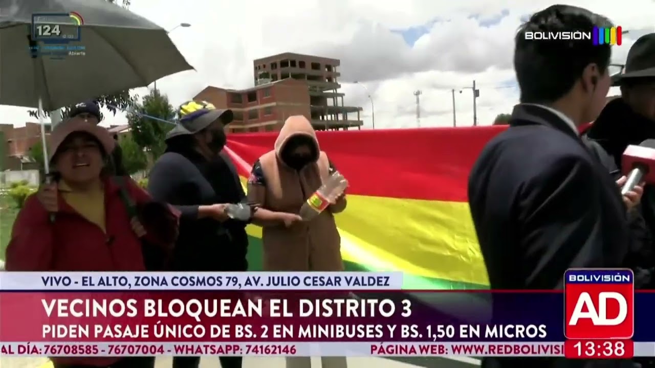 Vecinos de El Alto bloquean calles por cobros irregulares en transporte